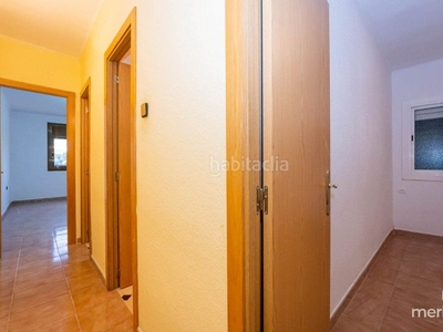 Piso con 3 habitaciones con ascensor en zona centro. en Hospitalet de Llobregat (L´)