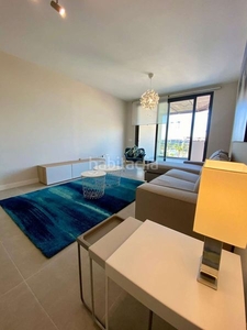 Piso con 3 habitaciones con ascensor, piscina y vistas al mar en Torrox