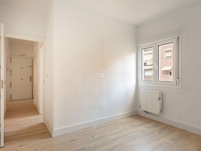 Piso con 3 habitaciones con calefacción en Valdezarza Madrid