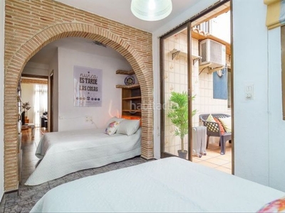 Piso con 4 habitaciones amueblado con aire acondicionado en Valencia
