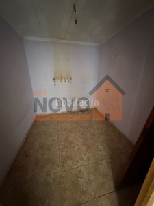 Piso con 4 habitaciones en Polinyà de Xúquer