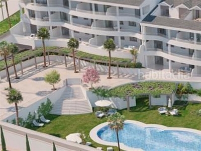Piso con terraza sur 34.48 m2 con vista al mar y dos plazas de aparcamiento en Benalmádena