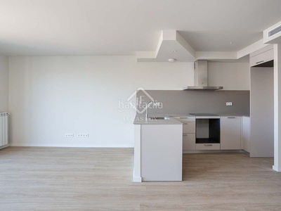 Piso dúplex de obra nueva de 3 dormitorios en venta en eixample izquierdo, en Barcelona