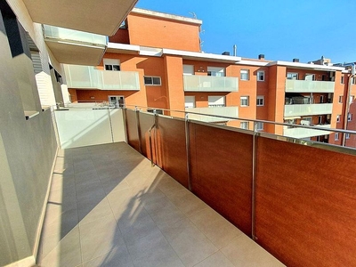 Piso en alquiler en Nou Eixample Nord de 2 habitaciones con terraza y piscina