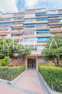 Piso en calle barcelona 50 piso con 4 habitaciones con ascensor en Móstoles