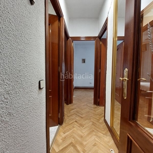Piso en calle vía lusitana 128 piso con 4 habitaciones con ascensor, calefacción y aire acondicionado en Madrid