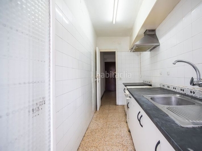 Piso en carrer d'enric casanovas piso con 3 habitaciones en Barcelona