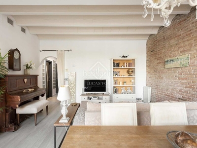 Piso en excelentes condiciones de 1 dormitorio con 10m² terraza en venta en Sant Antoni en Barcelona