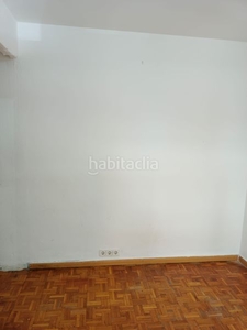 Piso en venta () c/ salasierra 13 1ºg en Moscardó Madrid