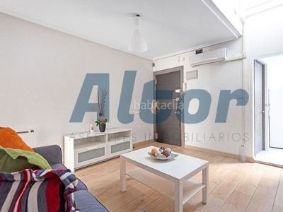 Piso en venta , con 59 m2, 2 habitaciones y 1 baños, amueblado y calefacción eléctrica. en Madrid