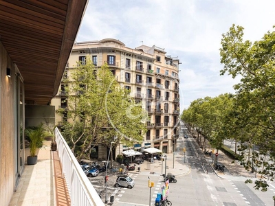Piso en venta en gran via de les corts catalanes esquina con villarroel en Barcelona