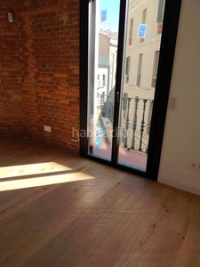 Piso en venta en sants. reformado. nuevo. en Barcelona