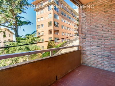 Piso fantastico piso con terraza en el centro de vallvidrera en Barcelona