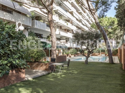 Piso único con vistas, parking y piscinas en sarriá en Barcelona