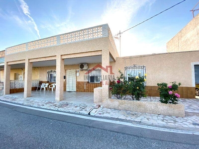 Venta Casa adosada en Calle Sierra de Serrella Alicante - Alacant. Buen estado plaza de aparcamiento 290 m²