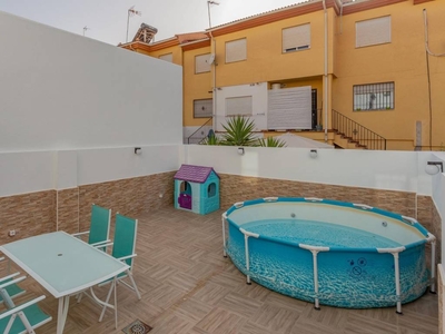 Venta Casa adosada en Esperanza Vegas del Genil. Con balcón 195 m²