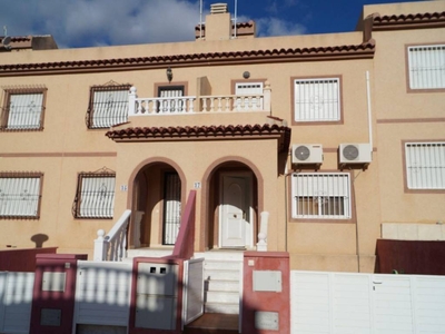 Venta Casa adosada en Garcilaso de la Vega s/n Monforte del Cid. Buen estado plaza de aparcamiento 128 m²
