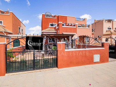 Venta Casa adosada Los Montesinos. Buen estado 74 m²