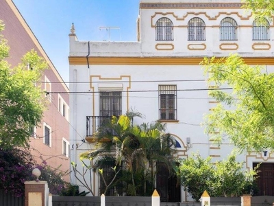 Casa adosada 6 habitaciones, La Palmera-Reina Mercedes, Sevilla