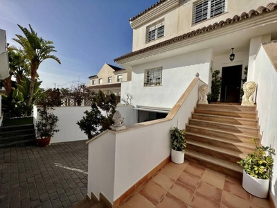 Venta Casa unifamiliar en Calle ANTON CHEJOV Málaga. Buen estado con terraza 280 m²