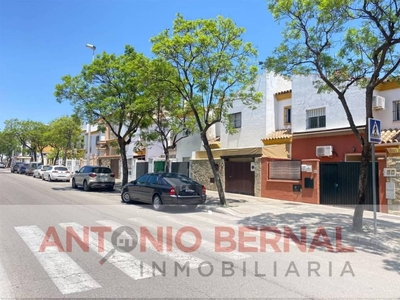 Venta Casa unifamiliar en Calle HISTORIADOR BARTOLOME GUTIERREZ Jerez de la Frontera. A reformar con terraza 121 m²