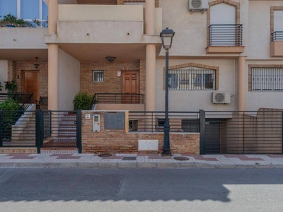 Venta Casa unifamiliar en Medio Ambiente Maracena. Con terraza 124 m²