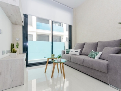 Apartamento en venta en Antonio Machado, Torrevieja, Alicante