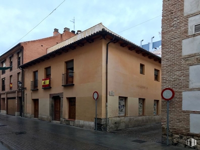 Calle Carmen Calzado, 17