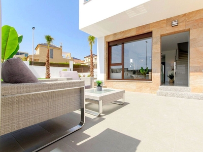 Casa en venta en Los Balcones, Alicante