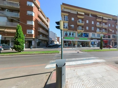 Local comercial en venta en calle Ayala, Don Benito, Badajoz