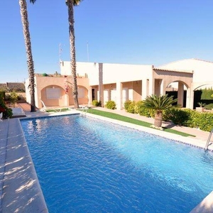 Venta Casa unifamiliar Torrevieja. Con balcón 275 m²