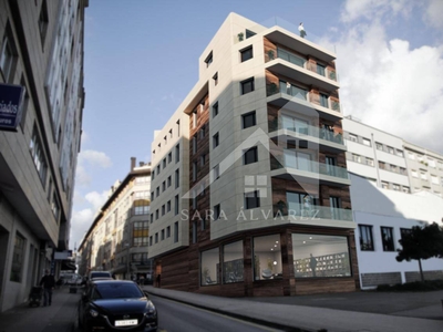 Venta Piso Pontevedra. Piso de cuatro habitaciones Nuevo con terraza