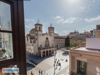 Alquiler piso amueblado ascensor Ciutat vella