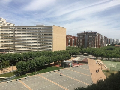 Piso en alquiler en Centro - Burgos de 2 habitaciones con terraza y garaje