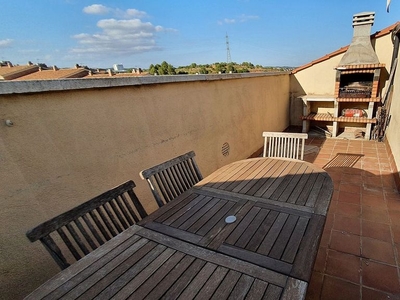 Venta de dúplex en Castellbisbal de 3 habitaciones con terraza y garaje