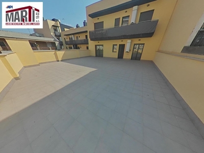 Venta de vivienda con terraza en Reus