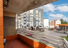 Piso en venta en avenida Santiago López de 4 habitaciones con terraza y garaje