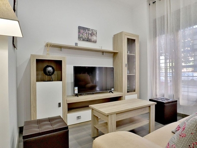 Alquiler de estudio en Vista Alegre - Parque Cruz Conde con muebles y aire acondicionado