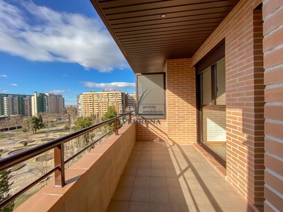 Alquiler de piso con piscina y terraza en Universidad (Zaragoza)
