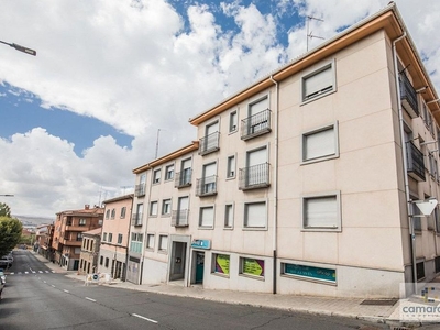 Alquiler de piso en calle Madrigal de Las Altas Torres de 2 habitaciones con ascensor