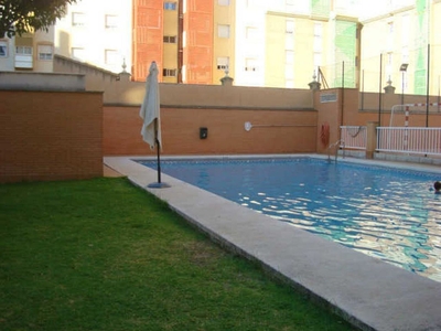 Alquiler de piso en Renfe - Bulevar 1º y 2º Fase de 1 habitación con piscina y garaje