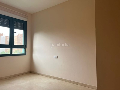 Alquiler piso con 3 habitaciones con ascensor, parking y aire acondicionado en Valencia