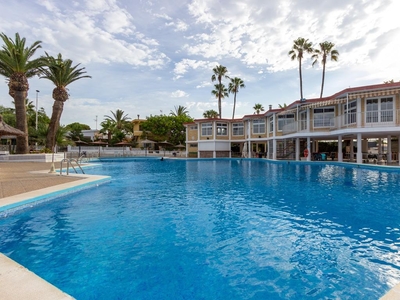 Venta de casa con piscina en Playa de los Locos, Los Frutales, Cabo Cervera (Torrevieja)
