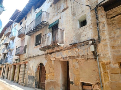 Venta de casa con terraza en Valderrobres, Casco antiguo