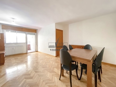 Venta de piso con terraza en Centro (Zaragoza)