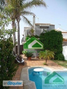 Alquiler de Chalet 3 dormitorios, 2 baños, 0 garajes, Buen estado, en Sanlúcar de Barrameda, Cádiz