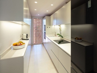 Apartamento en residencial playa alicate apartamento con 2 habitaciones amueblado con ascensor, parking y aire acondicionado en Marbella