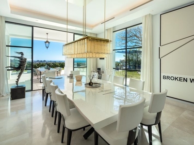 Casa una elegante mansión en venta en Los Flamingos Benahavís