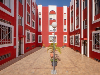 Piso, garaje y trastero en C/ José Zorrilla, Santa Lucía de Tirajana (Las Palmas)