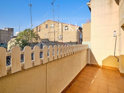 Alquiler de dúplex en calle De Los Cereros de 3 habitaciones con terraza y garaje